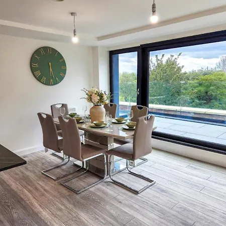 Luxury Penthouse דירה *