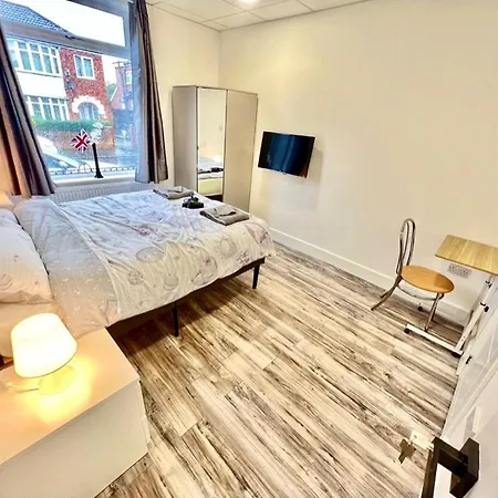 Apartment Lux Shared Flat With 2 Private Bedrooms And 2 Private En-suite Bathrooms *