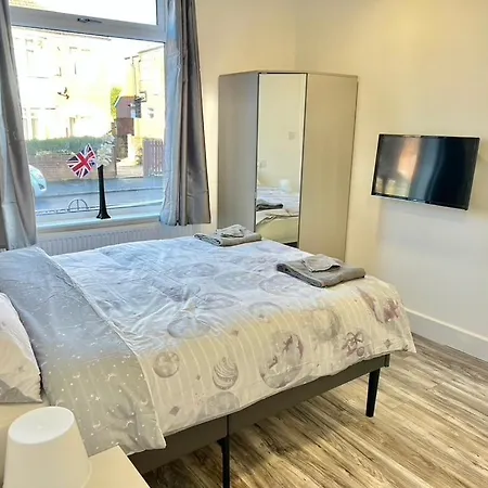 Apartment Lux Shared Flat With 2 Private Bedrooms And 2 Private En-suite Bathrooms Manchester