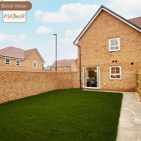 Spacious 3Br House By Mystayuk Short Lets & Serviced Accommodation Manchester Perfect For Contractors With Free Wifi & Free Parking * Manchester