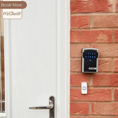 3br House By Mystayuk Short Lets & Serviced With Free Wifi & Free Parking 別荘 *