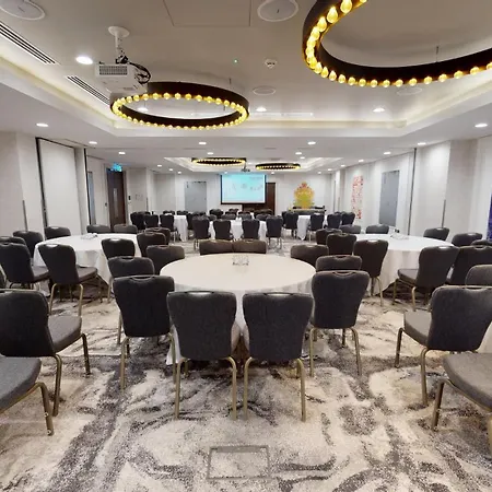 홀리데이 인 - 시티 센터 호텔