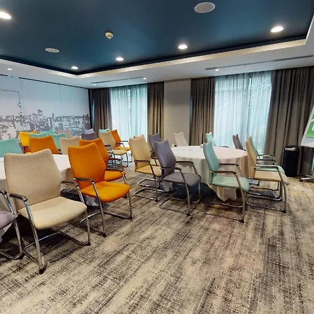 호텔 홀리데이 인 - 시티 센터 4*