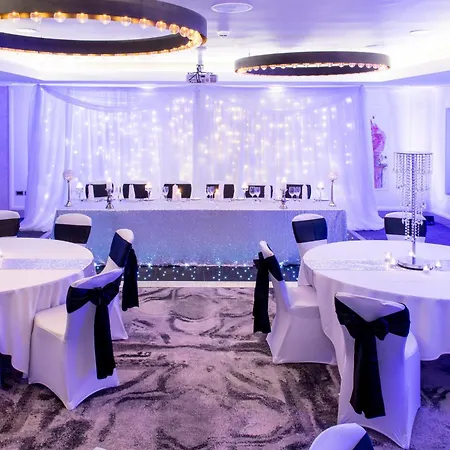 - Centre By Ihg