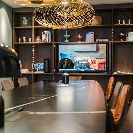 Отель One Manchester-royal Exchange