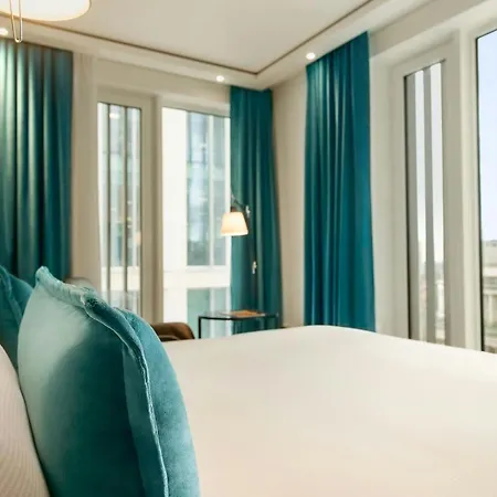One Manchester-st. Peter's Square Отель 3*