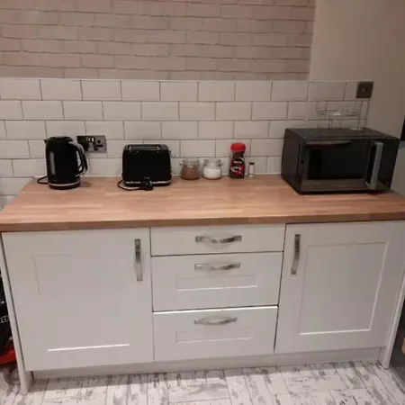Central Manchester Family-Friendly Home With Free Parking And Workspace Βίλα