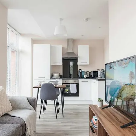 Bright 1 Bed - Sleeps 2 *