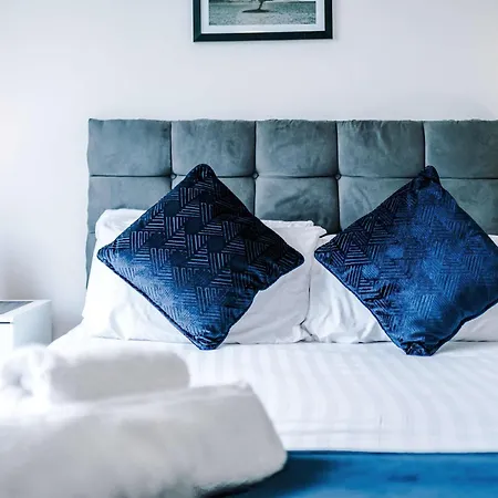 Διαμέρισμα 2 Bedroom Penthouse With Balcony By Host A *