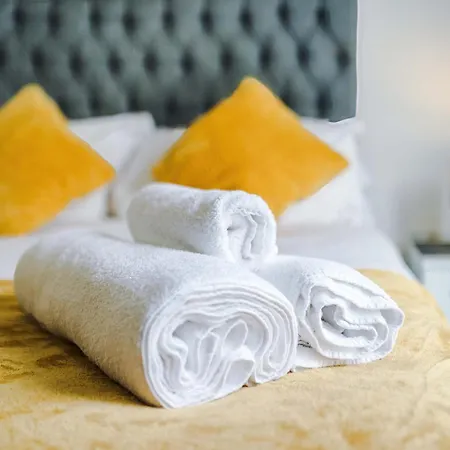 2 Bedroom Penthouse With Balcony By Host A Apartamento *