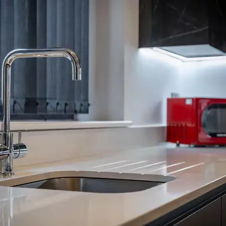 Super King Penthouse Minutes From Arndale Centre - Pass The Keys مانشستر