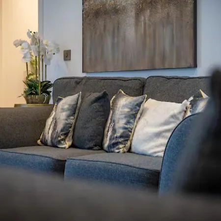 Apart Otel Super King Penthouse Minutes From Arndale Centre - Pass The Keys Manchester