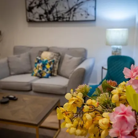 Cosy Retreat - Steps From Spinningfields - Pass The Keys *