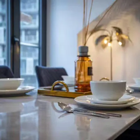 Luxury 7 Mins Walk To Salford - Pass The Keys * 맨체스터