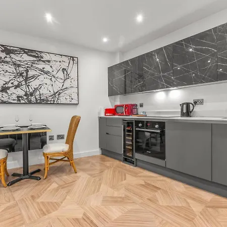 3 Bed Flat 8 Min Walk To Centre - Pass The Keys アパート