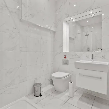 Large By Spinningfields - - Pass The Keys * Manchester