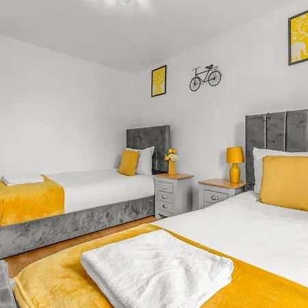 New Modern Townhouse Free Parking