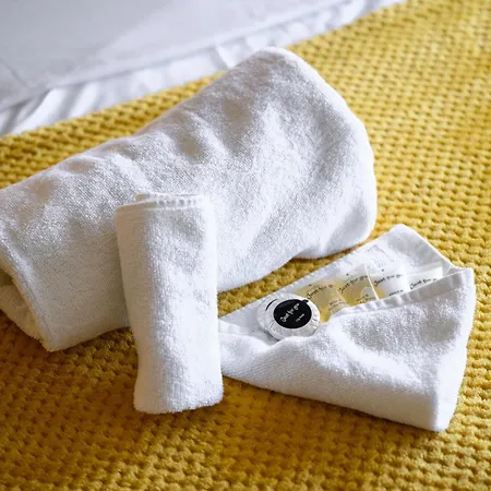 52 Furnival Road, 3*