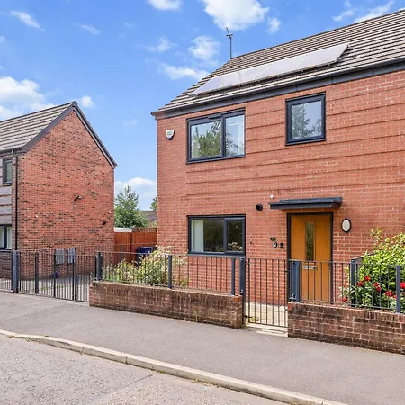 New Modern Townhouse Free Parking * Manchester