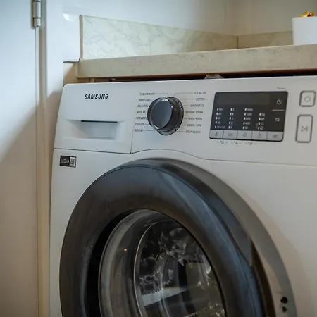 New Modern Townhouse Free Parking Manchester