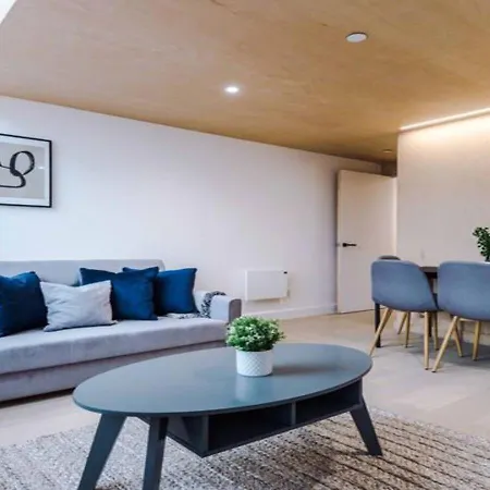 Modern Spacious Sleeps 5 Free High-speed Wi-fi Apartamento *