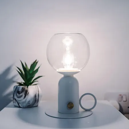 Large 2 Bedroom With Balcony By Host A