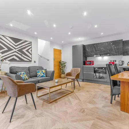 Penthouse Perfect For Couples - By Ao Arena - Pass The Keys Manchester