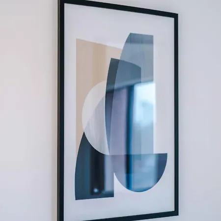 Apartament Modern Spacious Sleeps 5 Free High-speed Wi-fi *