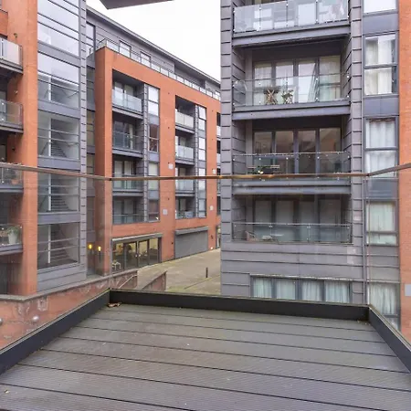 Apartamento 3 Bed Flat 8 Min Walk To Centre - Pass The Keys