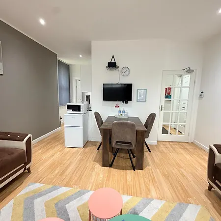 Mk Apartments, Chorlton, Car Park * マンチェスター