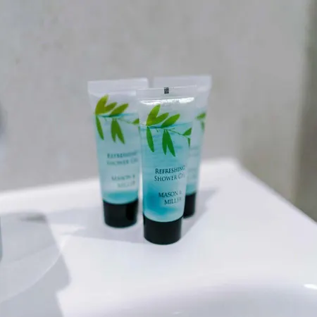 Modern Spacious Sleeps 5 Free High-speed Wi-fi