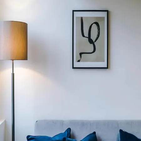 Modern Spacious Sleeps 5 Free High-speed Wi-fi Apartamento *