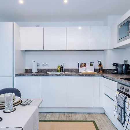 公寓 Modern 2 Bed With Balcony By Host A 曼彻斯特