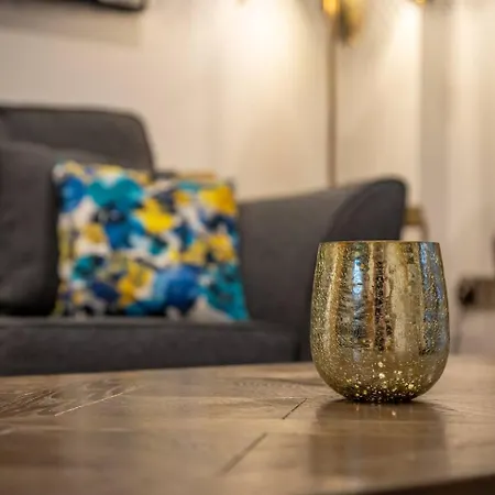 アパート 3 Bed Flat 8 Min Walk To Centre - Pass The Keys マンチェスター