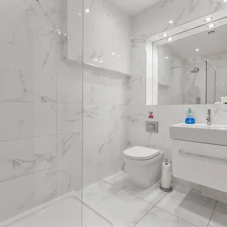 アパート 3 Bed Flat 8 Min Walk To Centre - Pass The Keys マンチェスター