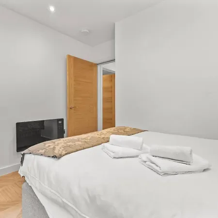 アパート 3 Bed Flat 8 Min Walk To Centre - Pass The Keys *