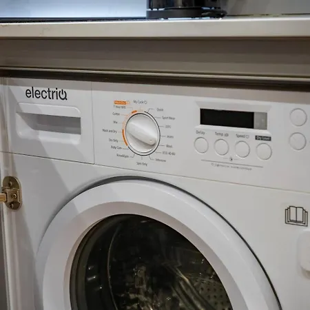 3 Bed Flat 8 Min Walk To Centre - Pass The Keys アパート