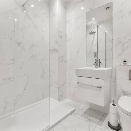 Appartement Spacious - 8 Min To Centre - Pass The Keys *