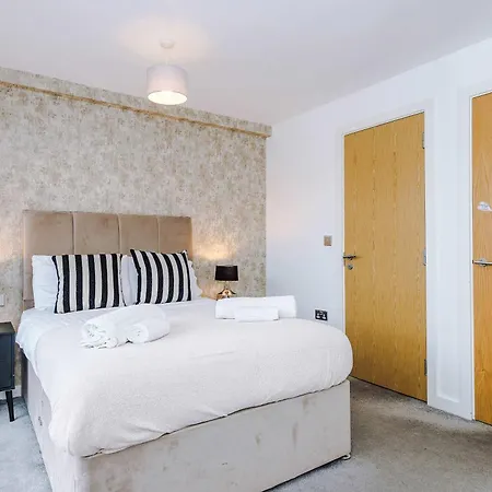公寓 Modern 2 Bed With Balcony By Host A