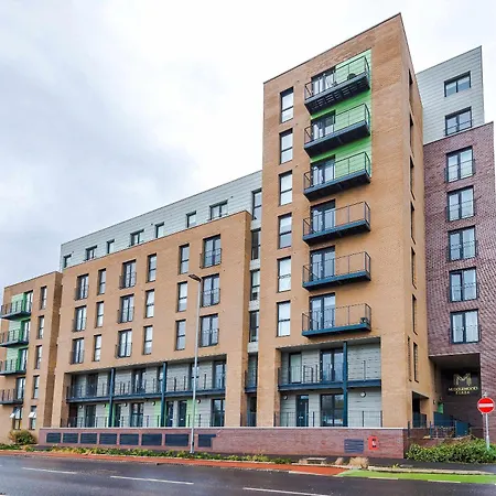 Modern 2 Bed With Balcony By Host A *