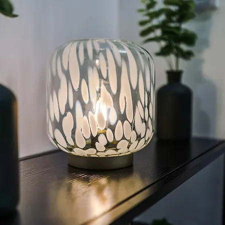 Large 2 Bedroom With Balcony By Host A Apartment *