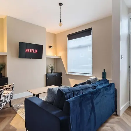 Stylish House Near Manchester City Centre & Coop Arena - Free Parking *