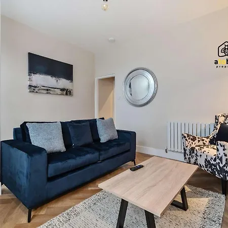 Stylish House Near Manchester City Centre & Coop Arena - Free Parking