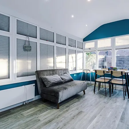 3br By Kammili With Free Parking & Fast Access Nyaraló Manchester