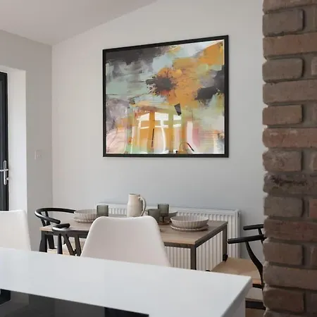 Spacious & Modern 3 Bedroom Home In Manchester - Private Parking Semesterbostad