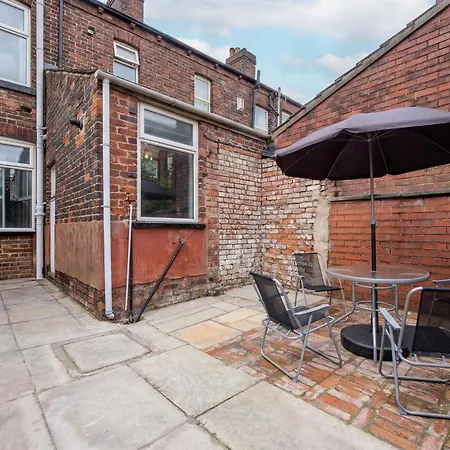 Tatil Evi Cosy 3Br Family Home Near Etihad And Coop Live - Free Parking!