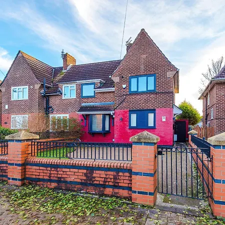 3br By Kammili With Free Parking & Fast Access Casa de Férias *