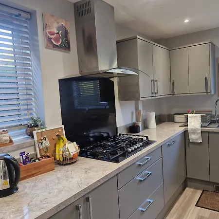 Feriehus Cosy Manchester 3-Bed House With Parking Sleeps 5 *