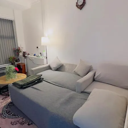 Break - 1 Big Bedroom Sleeps 3 * Manchester