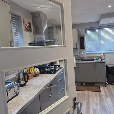 Cosy Manchester 3-Bed House With Parking Sleeps 5 Feriehus *